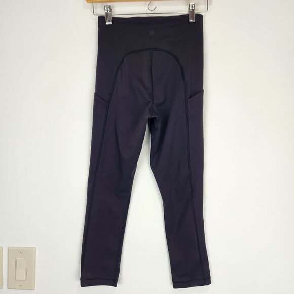 Athleta Ultimate Stash Pocket Capri Leggings Womens XS Black Activewear - Picture 2 of 11